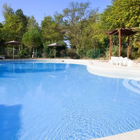 Готель Camping L'Eau Vive Dauphin Екстер'єр фото
