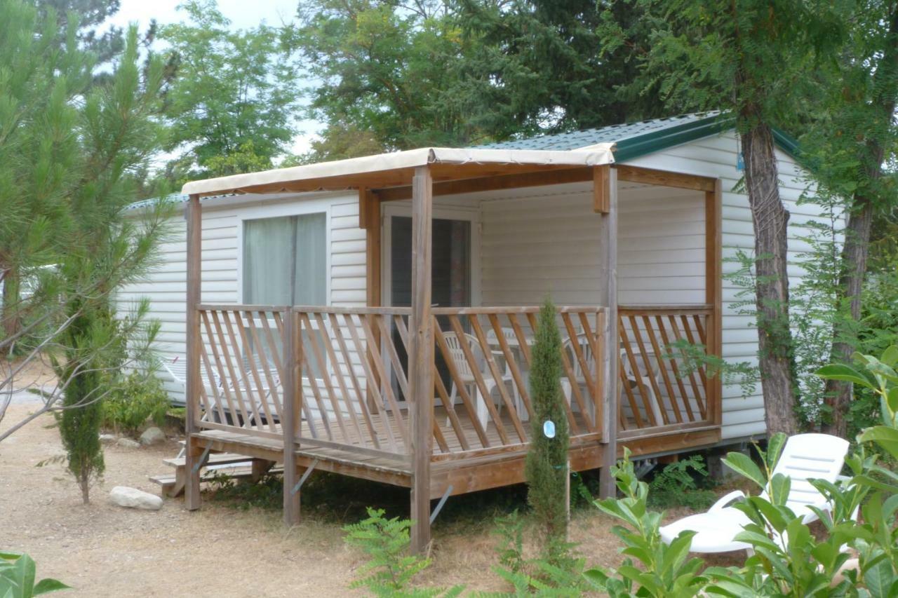 Готель Camping L'Eau Vive Dauphin Екстер'єр фото